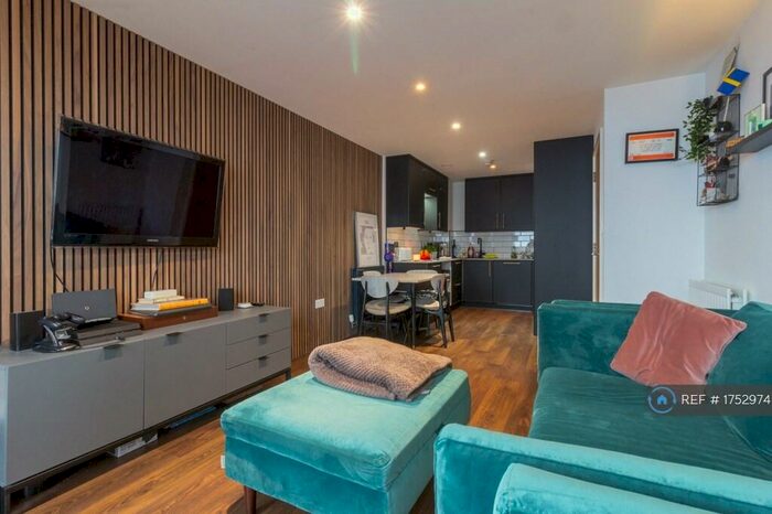 1 Bedroom Flat To Rent In Royal Carriage Mews, London, SE18