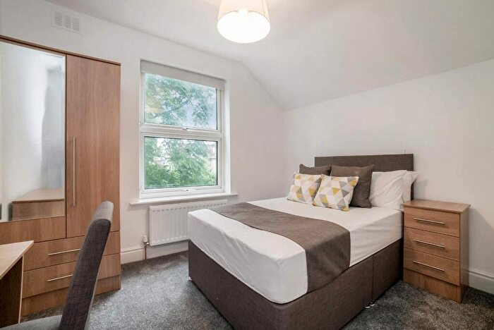 5 Bedroom Terraced House To Rent In Queens Road, Beeston, Nottingham, Nottinghamshire, NG9