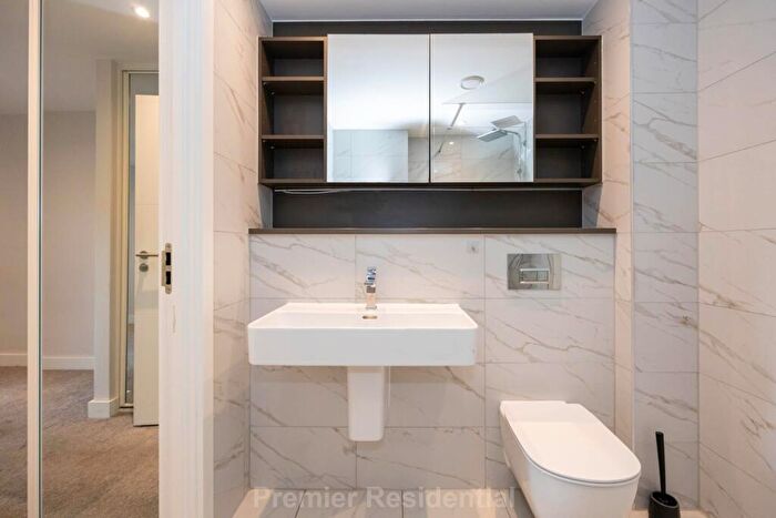 2 Bedroom Apartment To Rent In Castle Wharf, Chester Road, Manchester, M15