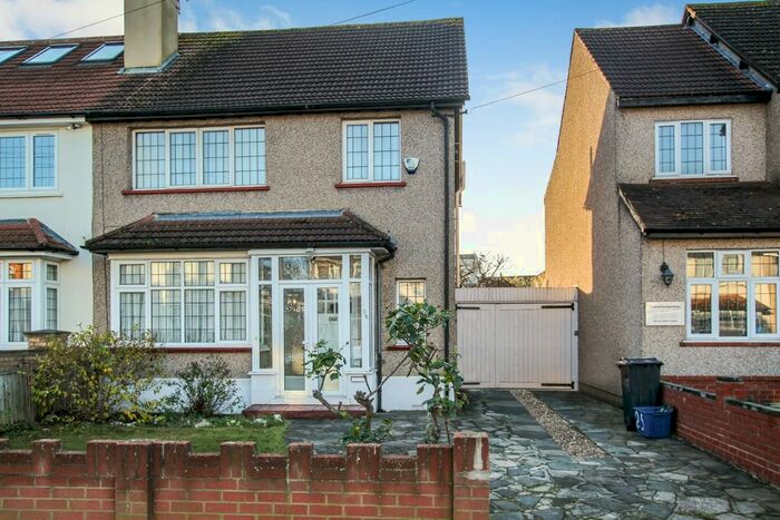 3 Bedroom End Of Terrace House To Rent In St. Johns Road, Seven Kings, Ilford IG2