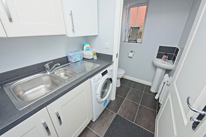 5 Bedroom Detached House For Sale In Yarnfield Parkway, Yarnfield, Stone, ST15 - Photo 9