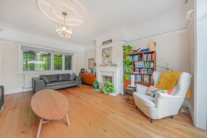 6 Bedroom Detached House To Rent In Higher Drive, Purley, CR8