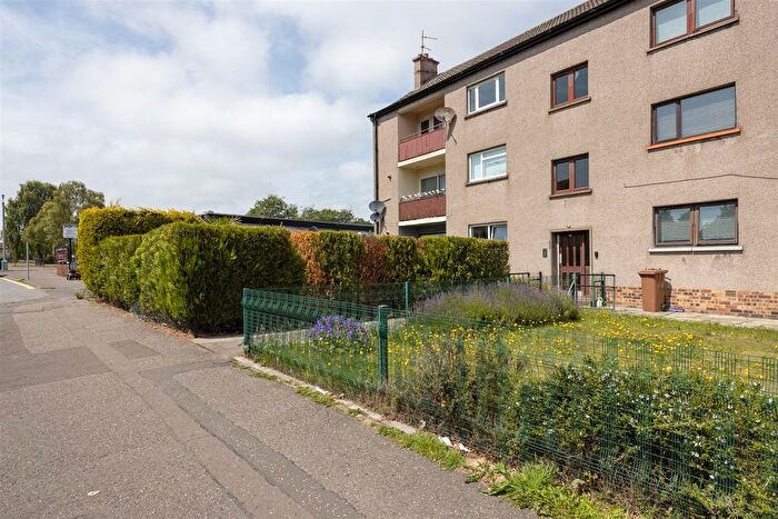 2 Bedroom Flat For Sale In Camperdown Road, Dundee, DD3