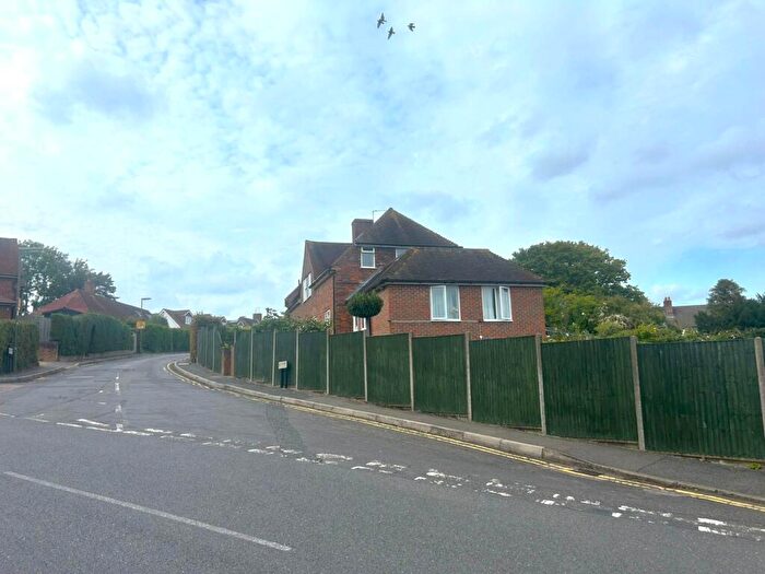 6 Bedroom Semi Detached House To Rent In Elmside, Guildford, GU2