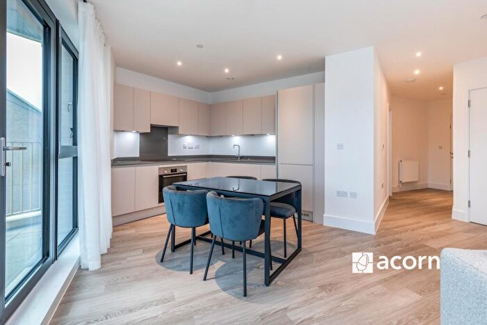 2 Bedroom Flat To Rent In Medway Street Chatham, ME4