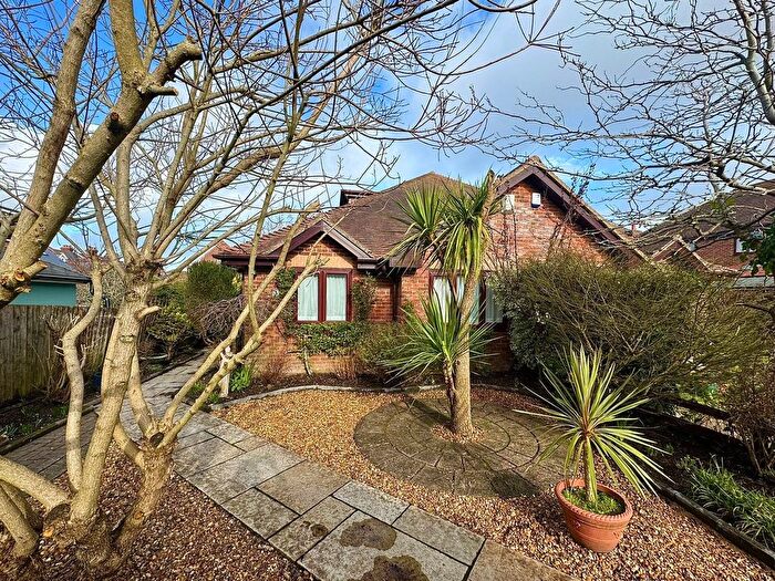 3 Bedroom Semi Detached Bungalow To Rent In Alum Chine Road, Westbourne, Bournemouth, BH4
