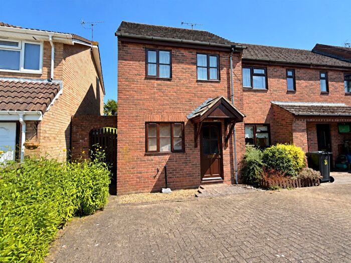 2 Bedroom End Of Terrace House For Sale In The Square, Huntley, GL19