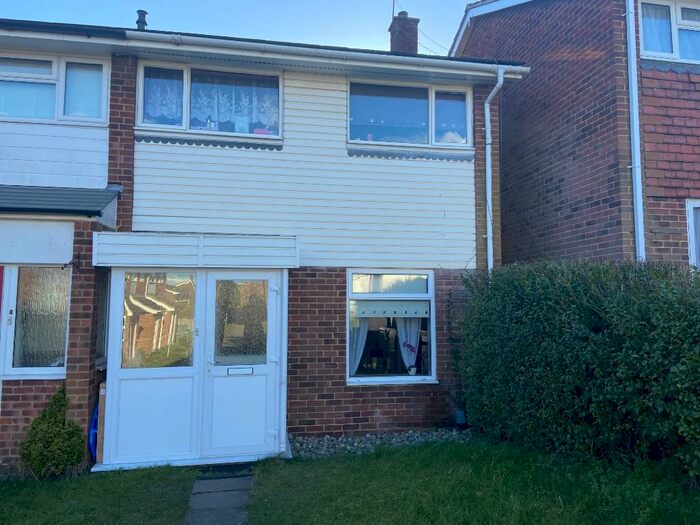 3 Bedroom Semi-Detached House To Rent In Longcroft Close, Basingstoke, Hampshire, RG21
