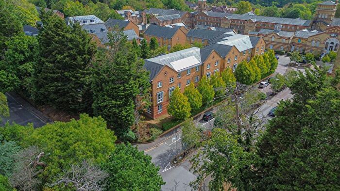 2 Bedroom Flat For Sale In Chapman Way, Haywards Heath, RH16