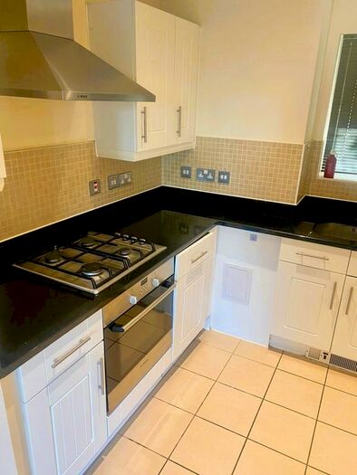 2 Bedroom Flat To Rent In Wellington Square, London, N1
