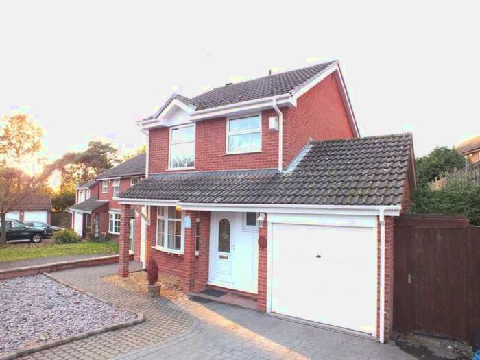 3 Bedroom Detached House To Rent In Roundhill Close, Walmley, B76
