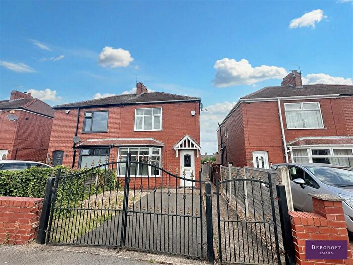 2 Bedroom Semi-Detached House For Sale In Kingsway, Wombwell, Barnsley, S73