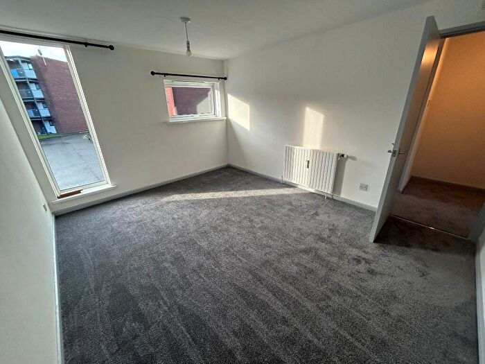 1 Bedroom Flat To Rent In Quorn House, Browns Green, Birmingham, B20