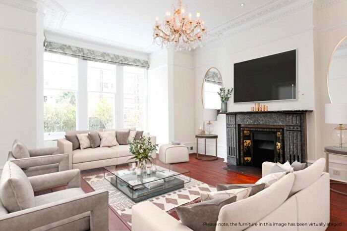 5 Bedroom Terraced House To Rent In Richmond Hill, Richmond, TW10