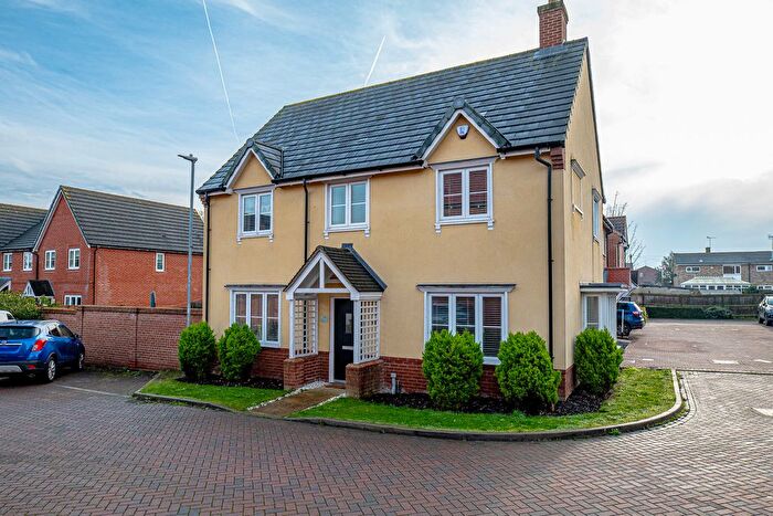 4 Bedroom Detached House For Sale In Abingdon Close, Basildon, SS15