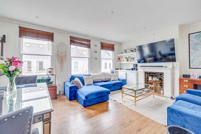 2 Bedroom Maisonette For Sale In New Kings Road, Parsons Green, SW6
