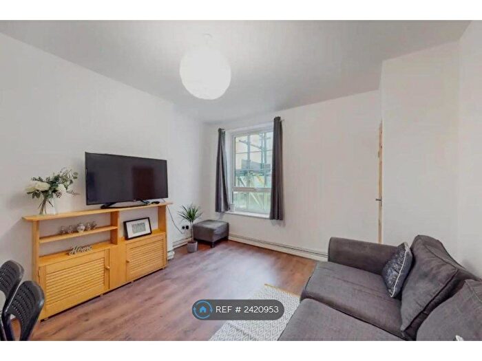 2 Bedroom Flat To Rent In Leyland House, London, E14