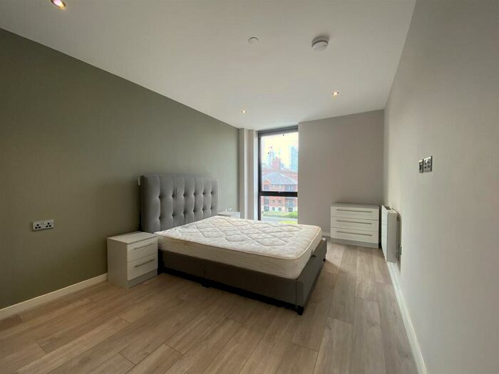2 Bedroom Apartment To Rent In Jesse Hartley Way, Liverpool, L3