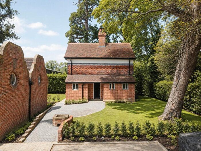 2 Bedroom Cottage For Sale In Brookshill Avenue, Harrow, HA3