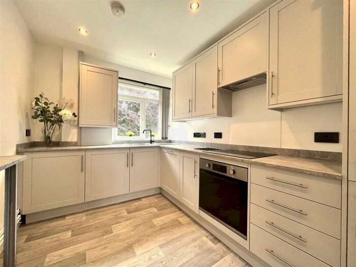 2 Bedroom Apartment To Rent In Christchurch Park, Sutton, SM2