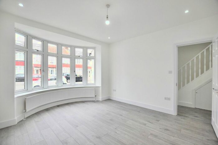 6 Bedroom Terraced House To Rent In Malvern Drive, Seven Kings, IG3