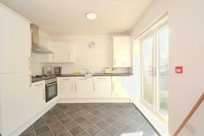 5 Bedroom Town House To Rent In Plymouth View, Ardwick, Manchester, M13