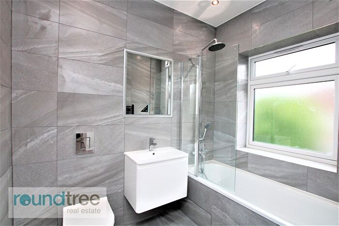 5 Bedroom Semi-Detached House For Sale In Southfields, Hendon, NW4