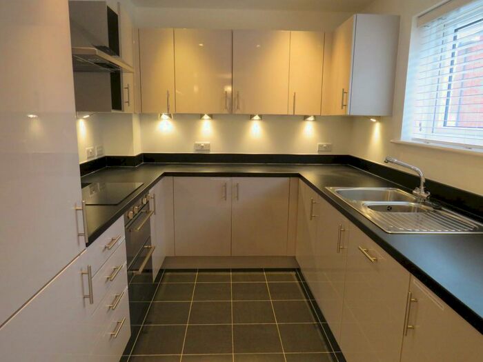 2 Bedroom Apartment To Rent In Tatler Close, Warwick, CV34