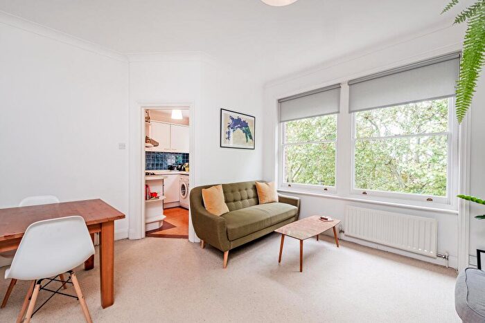 2 Bedroom Apartment To Rent In Highbury New Park, Highbury, London, N5