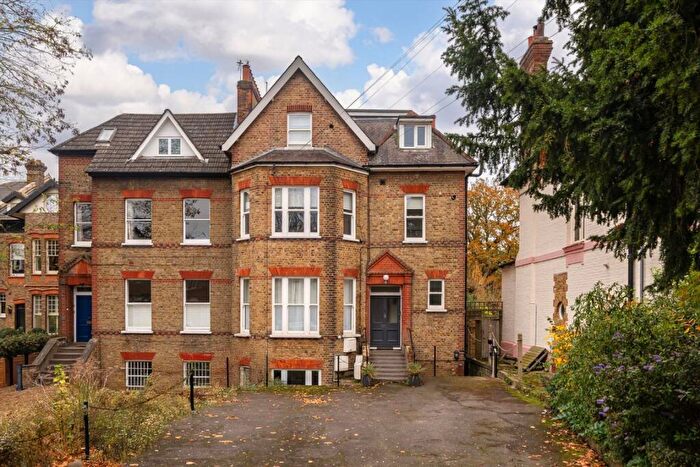 2 Bedroom Flat For Sale In Culverden Road, London, SW12