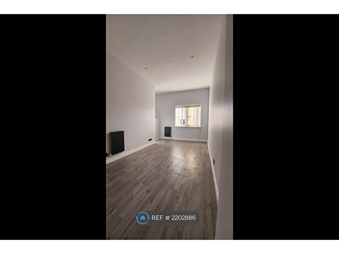 Studio To Rent In Seymour Court, Knaphill, Woking, GU21