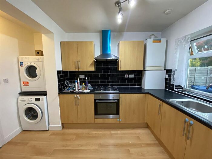 4 Bedroom Detached House To Rent In Meadow Gardens, Edgware, HA8