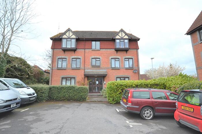 2 Bedroom Apartment To Rent In Rowe Court, Grovelands Road, Reading, RG30