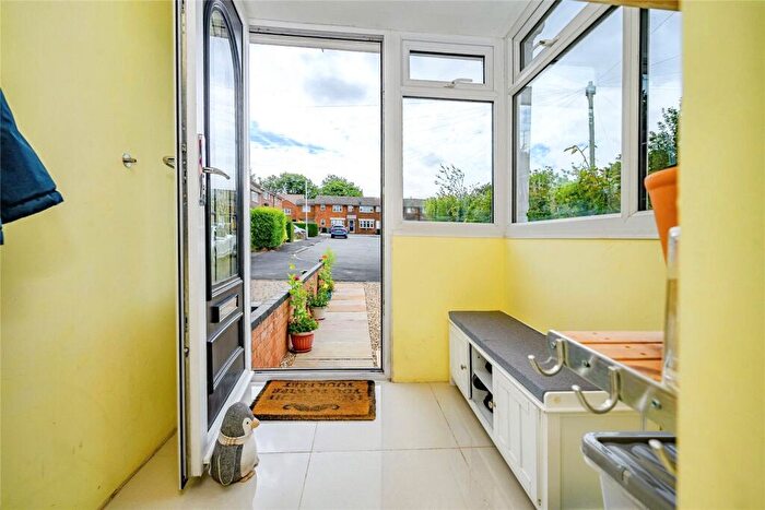 2 Bedroom Terraced House For Sale In Bernard Close, Dunstable, Bedfordshire, LU5