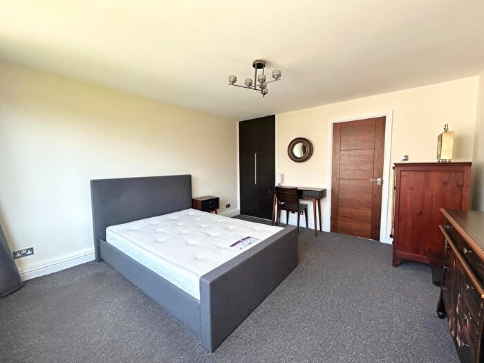 2 Bedroom Apartment To Rent In Eaton Court, Boxgrove Avenue, Guildford, GU1