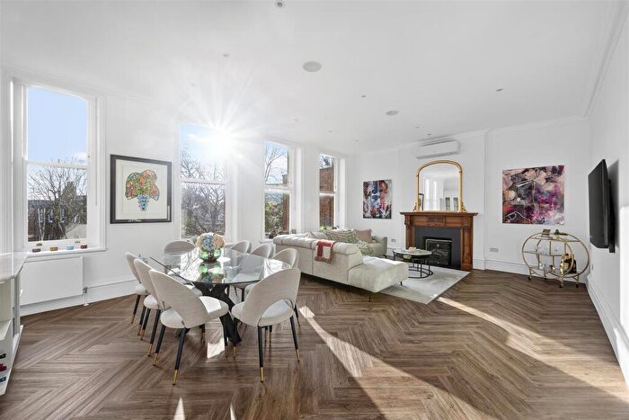 3 Bedroom Apartment For Sale In Lindfield Gardens, Hampstead, London, NW3