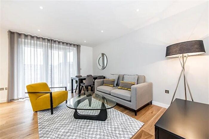 2 Bedroom Apartment To Rent In Monarch Square London, SW11