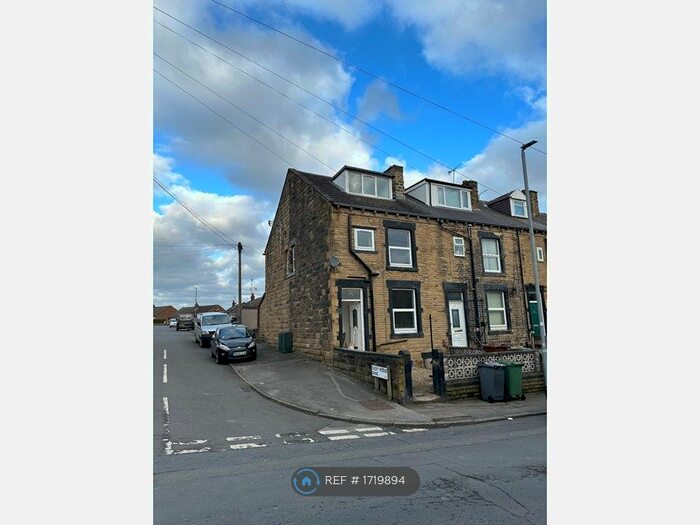 2 Bedroom End Of Terrace House To Rent In New Bank Street, Morley, Leeds, LS27