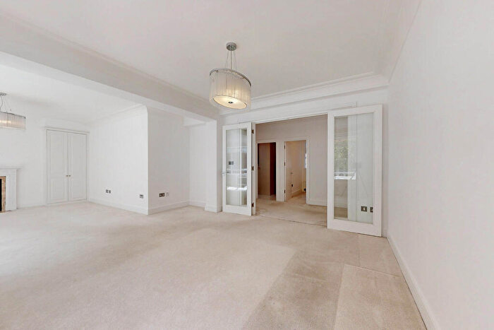 3 Bedroom Apartment For Sale In Viceroy Court, Prince Albert Road, St Johns Wood, London, NW8