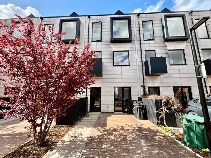 3 Bedroom Terraced House For Sale In Rotton Park Street, Birmingham, B16