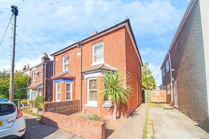 2 Bedroom Semi-Detached House For Sale In Priory Road, Southampton, Hampshire, SO17