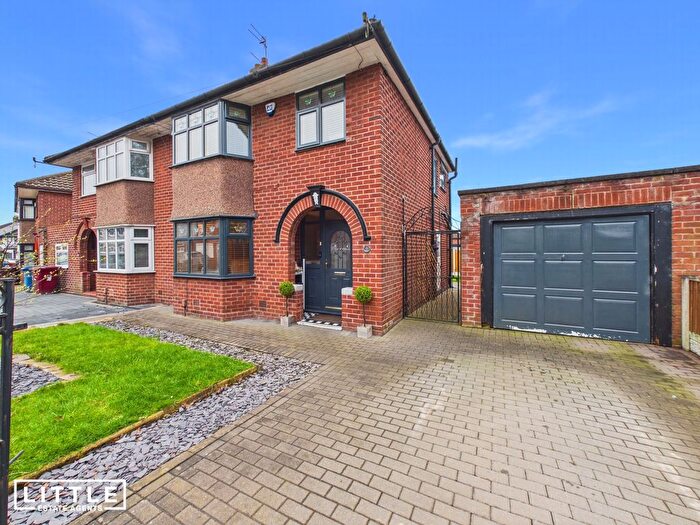 3 Bedroom Semi Detached House For Sale In Fairway, Huyton, L36