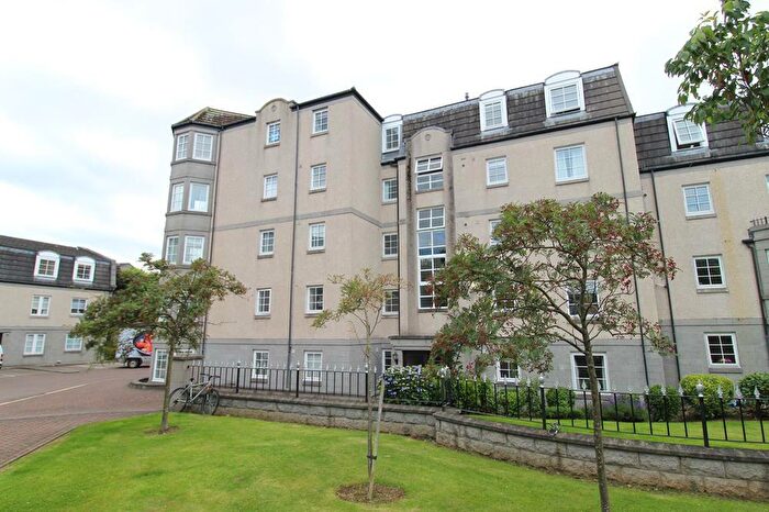 2 Bedroom Flat To Rent In Fonthill Avenue, Mid Floor Flat, AB11