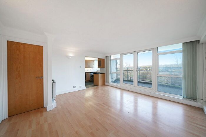 2 Bedroom Flat To Rent In Master Gunner Place, Shooters Hill, London, SE18