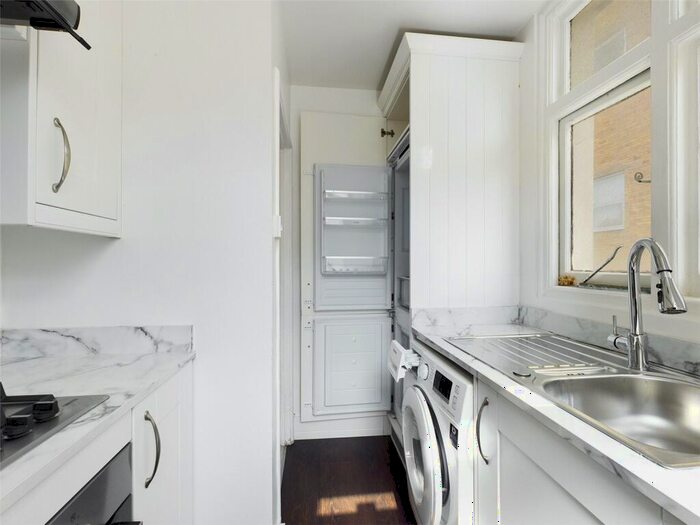 1 Bedroom Apartment To Rent In St Aubyns, Hove, BN3