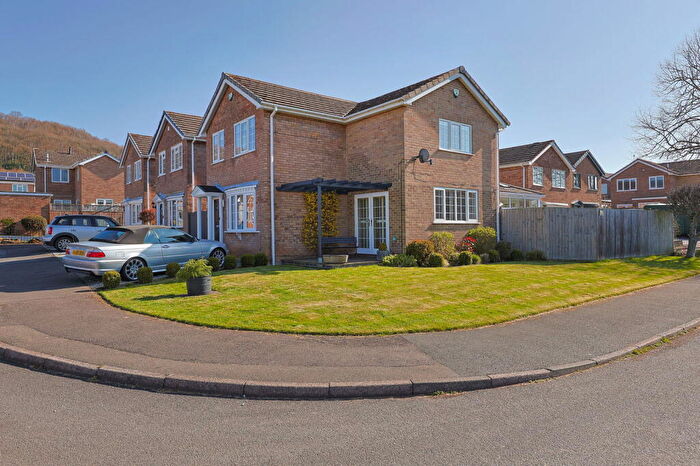 4 Bedroom Detached House For Sale In Park Avenue, Darley Dale. Matlock., DE4