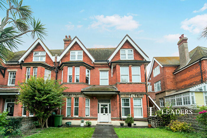 3 Bedroom Flat To Rent In Milnthorpe Road, Eastbourne, East Sussex, BN20