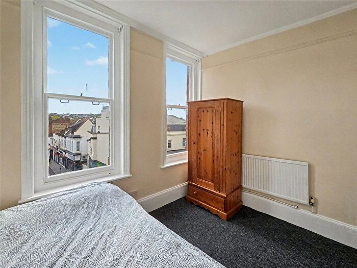 1 Bedroom Property To Rent In Streatham High Road, London, SW16