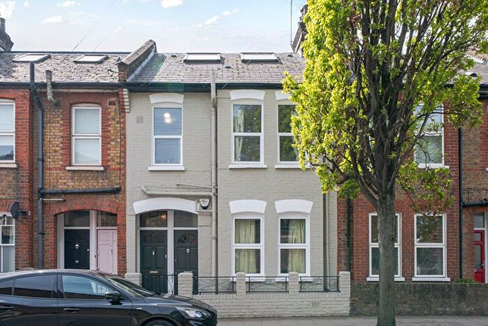 2 Bedroom Flat For Sale In Silverthorne Road, Battersea, London, SW8