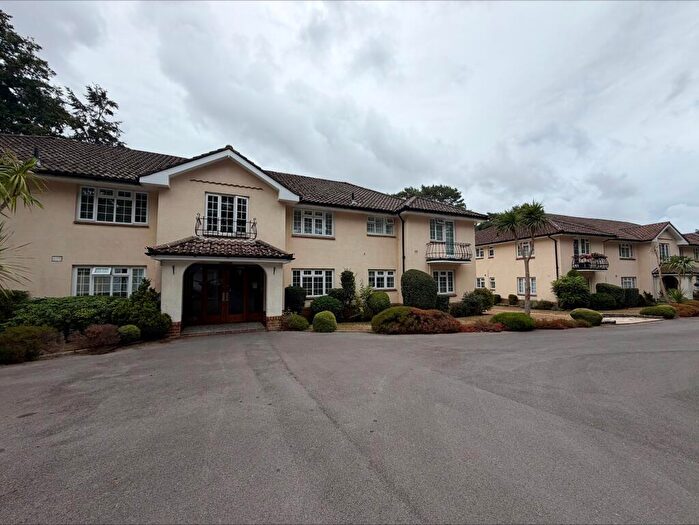 3 Bedroom Apartment For Sale In Golf Links Road, Ferndown, BH22